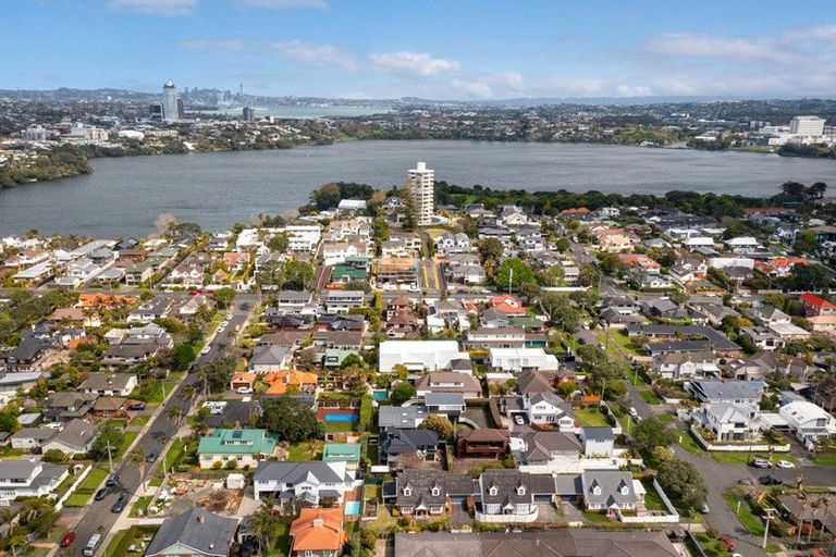 Photo of property in 3/15 Saltburn Road, Milford, Auckland, 0620