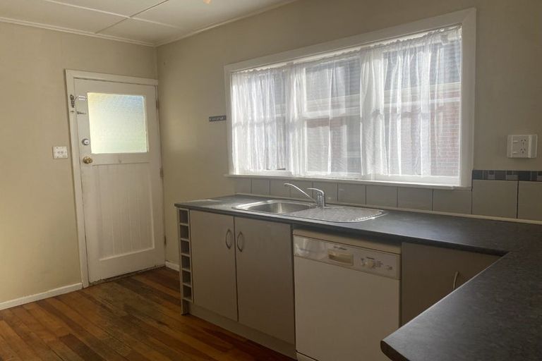 Photo of property in 77 Fraser Street, Wainuiomata, Lower Hutt, 5014
