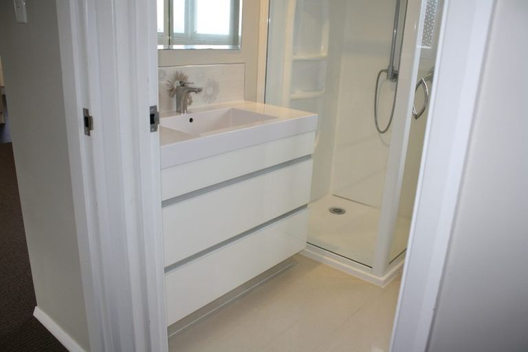 Photo of property in 27a Brecon Road, Stratford, 4332