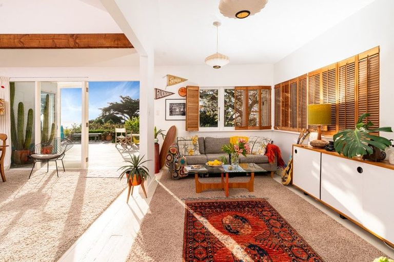 Photo of property in 121 Wellington Road, Paekakariki, 5034