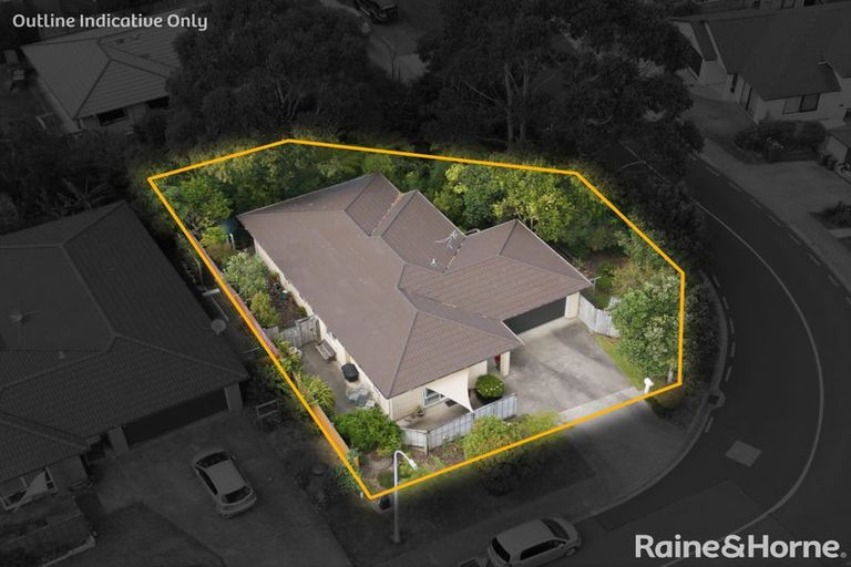 Photo of property in 18 Nirmal Place, Sunnyvale, Auckland, 0612