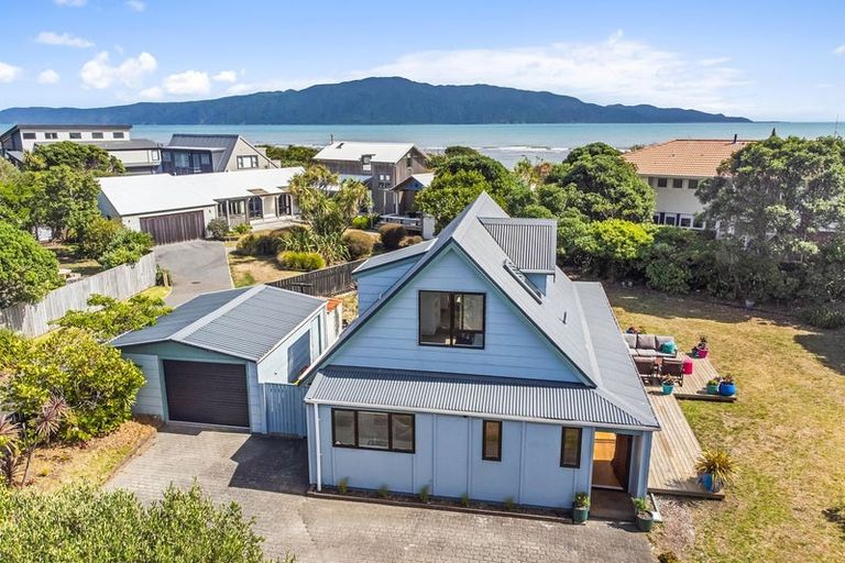 Photo of property in 9 Nuhaka Place, Paraparaumu Beach, Paraparaumu, 5032