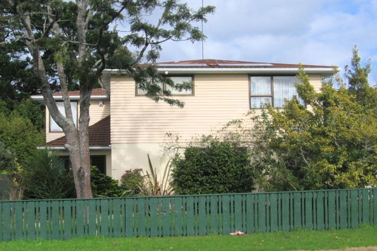 Photo of property in 17 Helena Street, Massey, Auckland, 0614