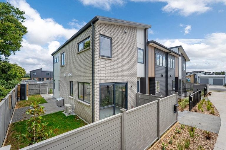Photo of property in 43 Ngakoro Road, Karaka, Papakura, 2113