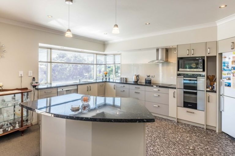 Photo of property in 6 Mahana Road, Paraparaumu Beach, Paraparaumu, 5032