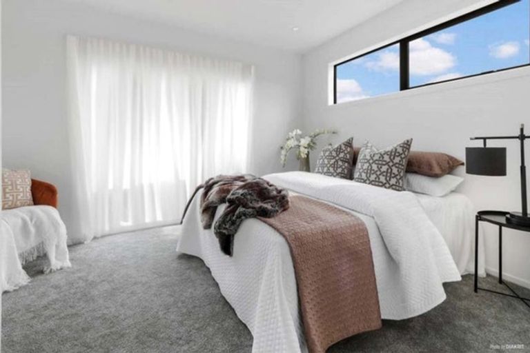 Photo of property in 3/85 Royal View Road, Te Atatu South, Auckland, 0610