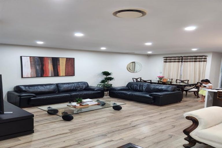 Photo of property in 68c Te Oneroa Way, Long Bay, Auckland, 0630
