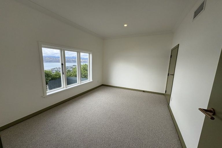 Photo of property in 71 Seatoun Heights Road, Seatoun, Wellington, 6022