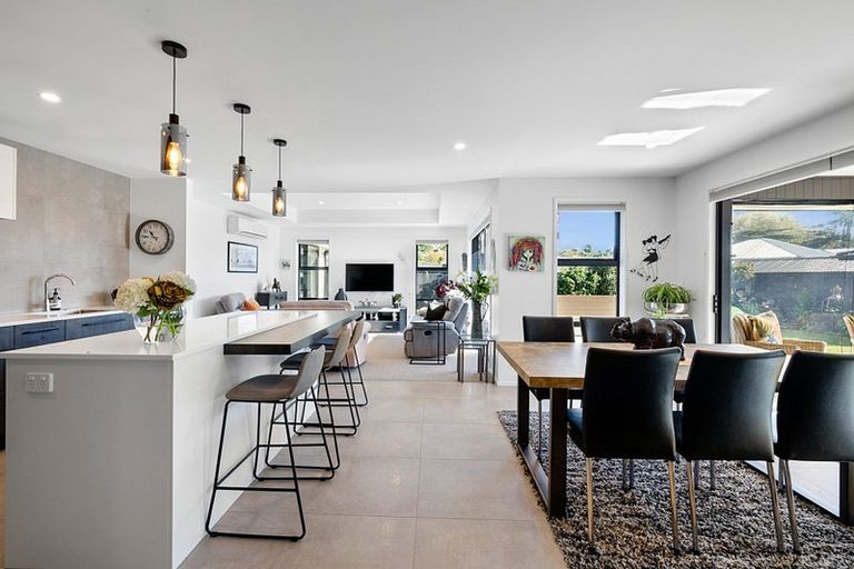 Photo of property in 23 Sycamore Grove, Lower Vogeltown, New Plymouth, 4310