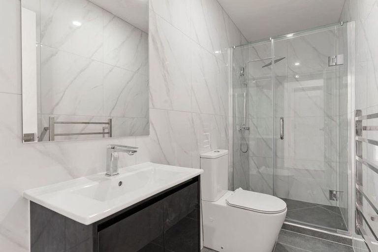 Photo of property in 2c Melleray Place, Randwick Park, Auckland, 2105
