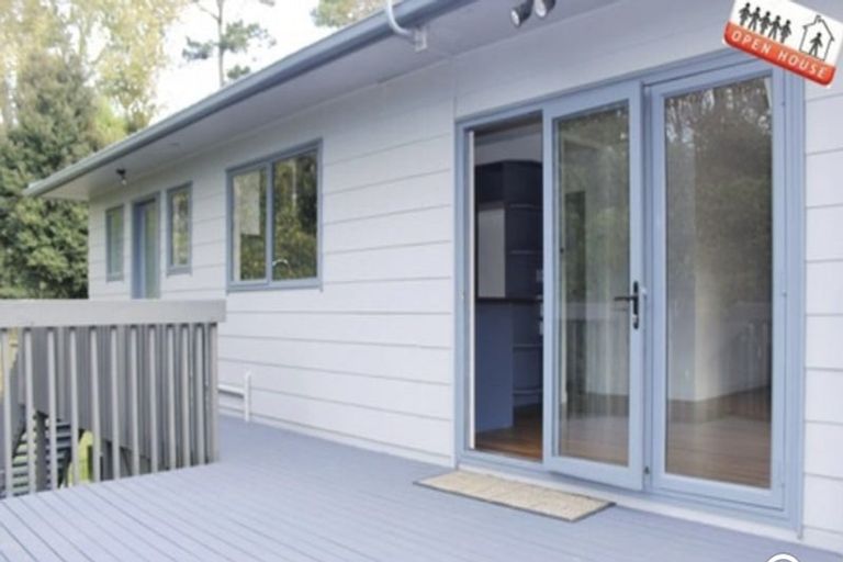 Photo of property in 1/14 Halder Place, Torbay, Auckland, 0632