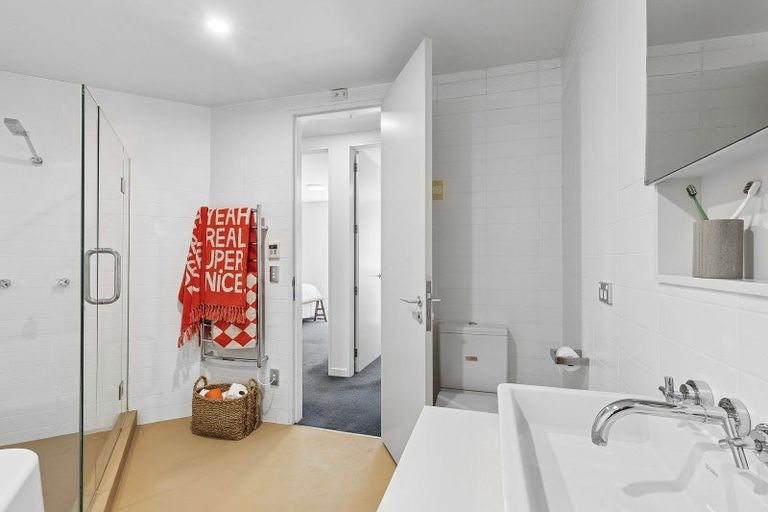 Photo of property in Alto Apartments, 2a/22 Telford Terrace, Oriental Bay, Wellington, 6011