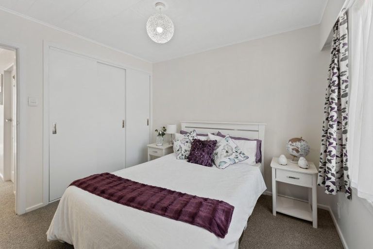 Photo of property in 37 Holland Street, Wainuiomata, Lower Hutt, 5014