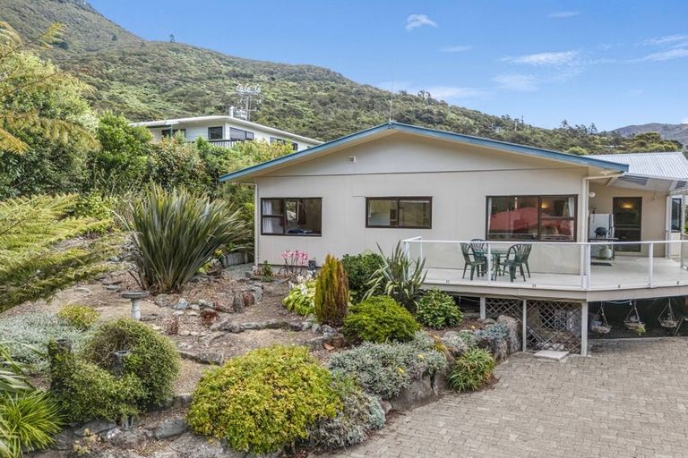 Photo of property in 11 Field Terrace, Okiwi Bay, French Pass, 7193