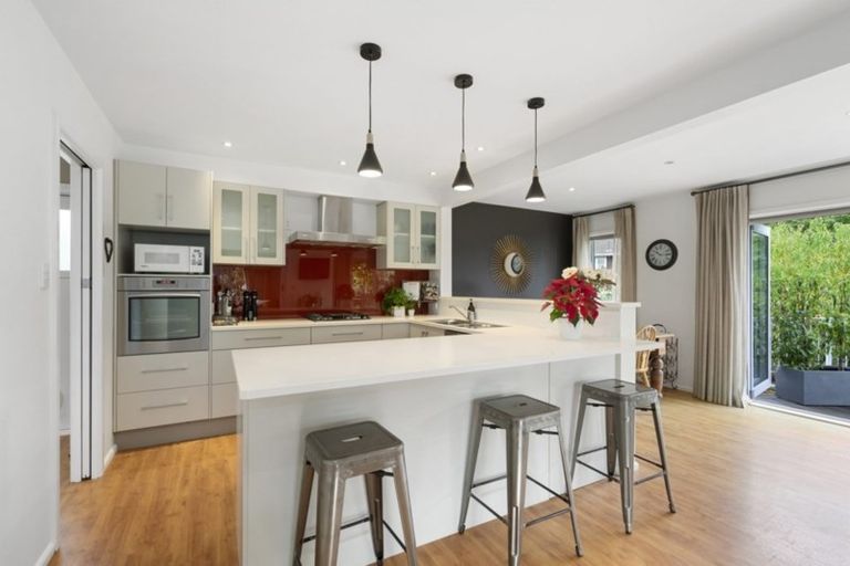 Photo of property in 34 Rosedale Place, Avonhead, Christchurch, 8042