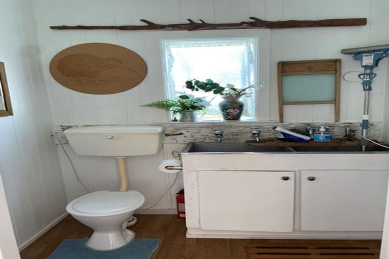 Photo of property in 237 Pahi Road, Pahi, Paparoa, 0571