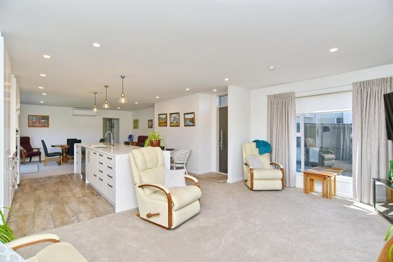 Photo of property in 1 Glenbarr Lane, Broomfield, Christchurch, 8042