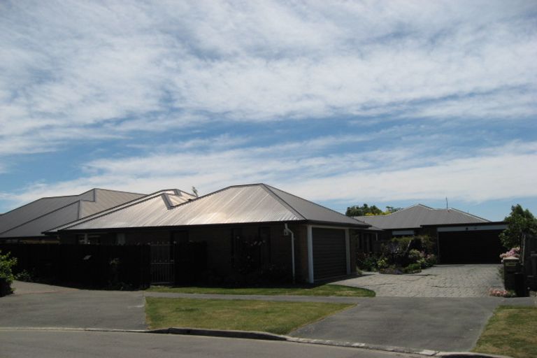 Photo of property in 2/9 Wiltshire Mews, Avonhead, Christchurch, 8042