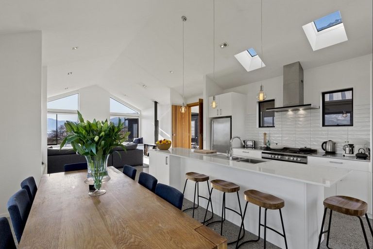 Photo of property in 7 Rabbiters Crescent, Jacks Point, Queenstown, 9371