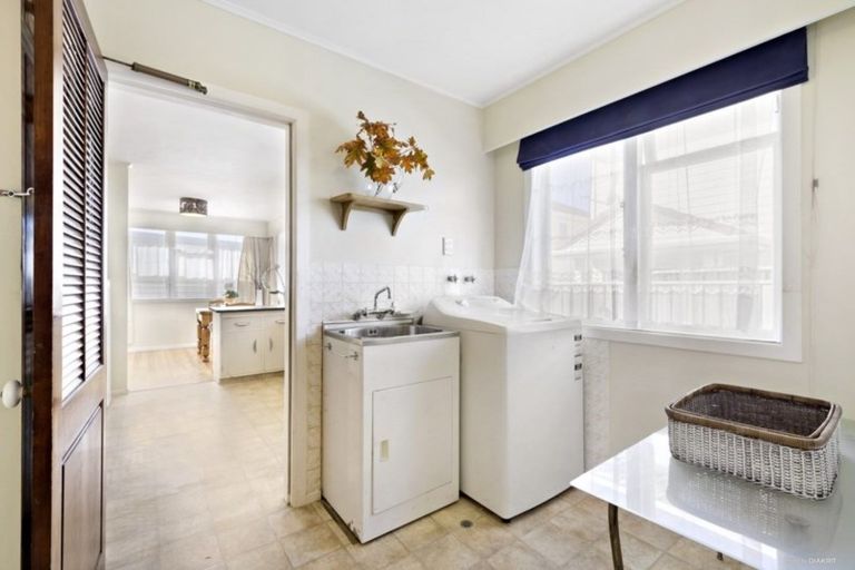 Photo of property in 131a Apu Crescent, Lyall Bay, Wellington, 6022