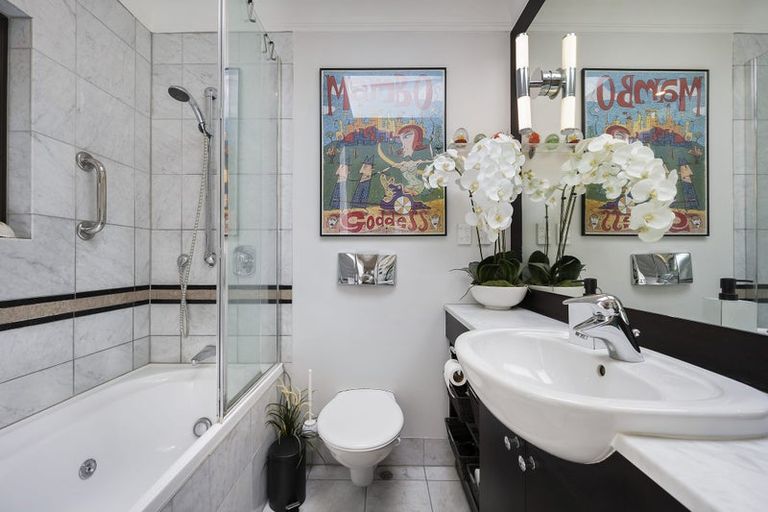 Photo of property in 10/318u Oriental Parade, Oriental Bay, Wellington, 6011