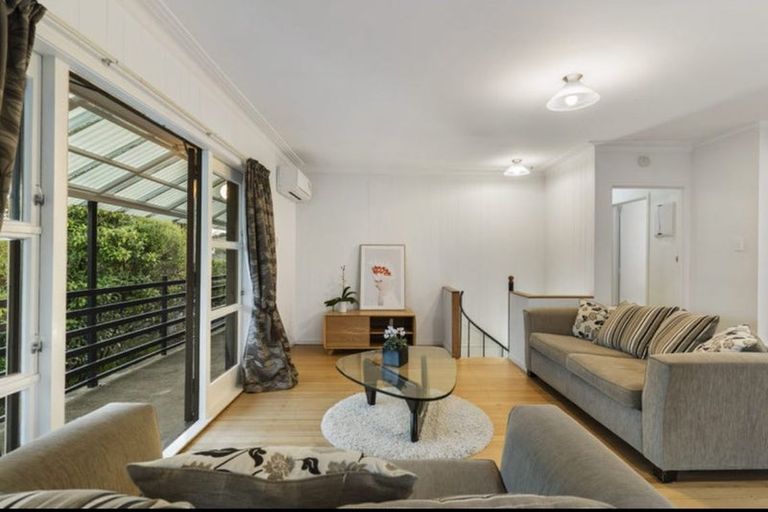 Photo of property in 1/420 Beach Road, Mairangi Bay, Auckland, 0630