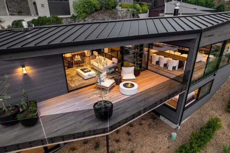 Photo of property in 1a Olivers Place, Queenstown, 9300