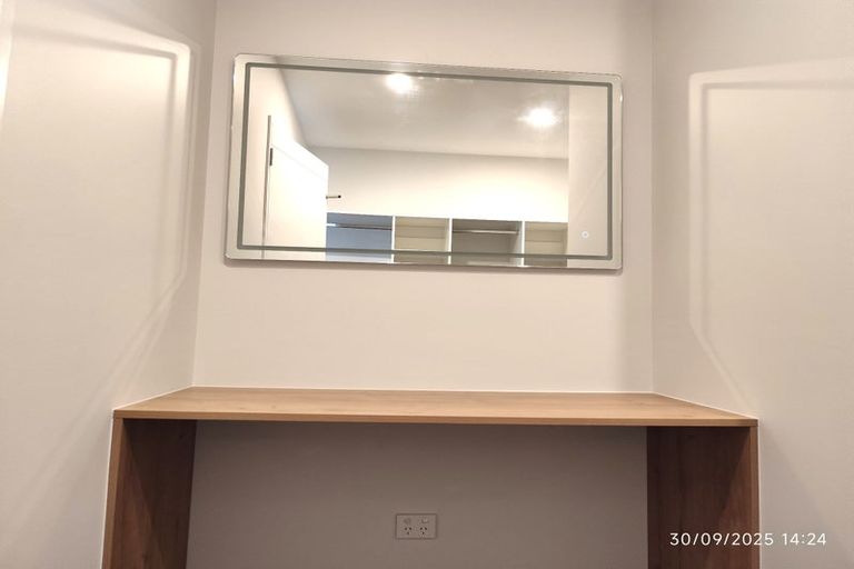 Photo of property in 4 Chatsworth Crescent, Pakuranga Heights, Auckland, 2010