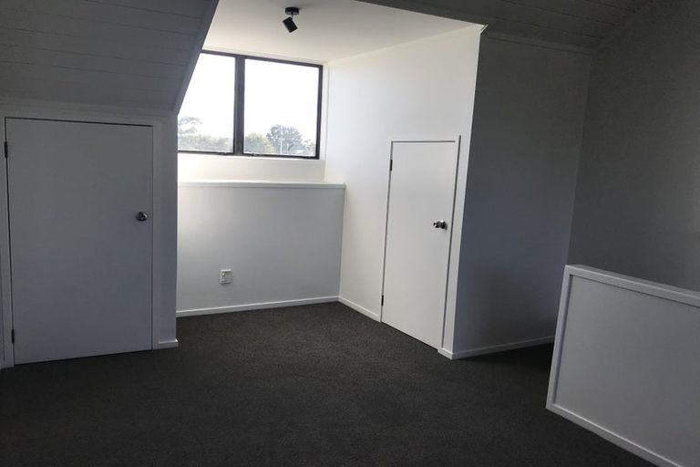 Photo of property in 327d Hobsonville Road, Hobsonville, Auckland, 0618