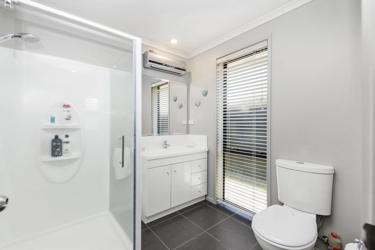 Photo of property in 120 Oriental Parade, Papamoa Beach, Papamoa, 3118