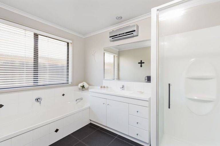 Photo of property in 120 Oriental Parade, Papamoa Beach, Papamoa, 3118