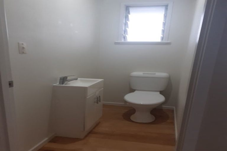 Photo of property in 13 Lewis Road, Pakuranga, Auckland, 2010