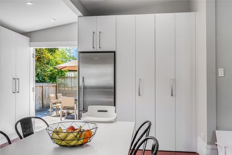 Photo of property in 2 Tennyson Street, Northcote Point, Auckland, 0627