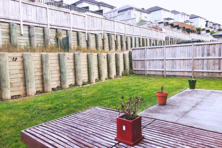 Photo of property in 68 Mackay Drive, Greenhithe, Auckland, 0632