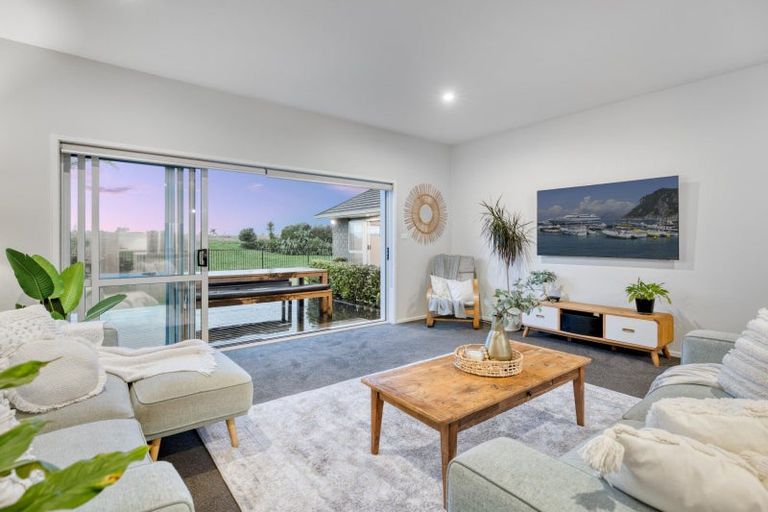 Photo of property in 36 Selliera Place, Papamoa Beach, Papamoa, 3118