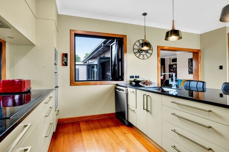 Photo of property in 138 Ngamotu Road, Spotswood, New Plymouth, 4310