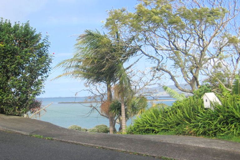 Photo of property in 9 Cliff Street, Onerahi, Whangarei, 0110