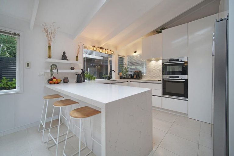 Photo of property in 1/22 Rangatira Road, Birkenhead, Auckland, 0626
