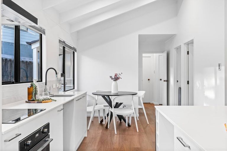 Photo of property in 14 Landsdale Place, Massey, Auckland, 0614