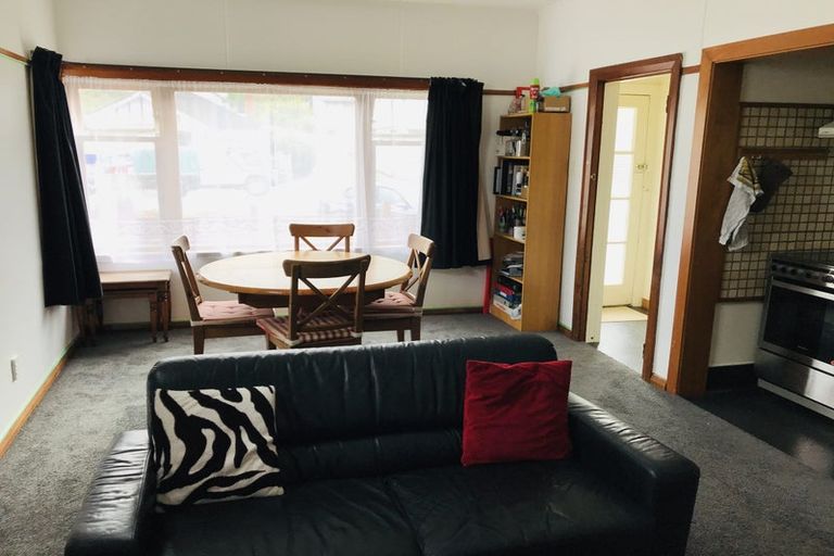 Photo of property in 16 Toru Street, Lyall Bay, Wellington, 6022