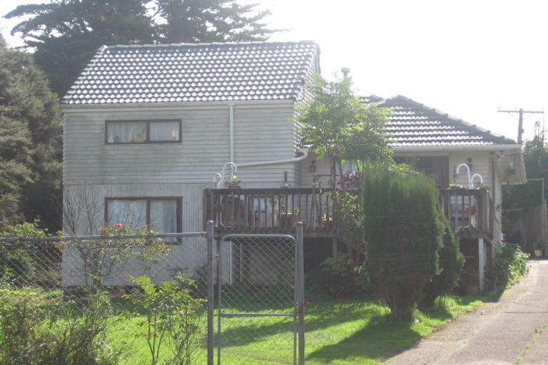 Photo of property in 27 Smythe Road, Henderson, Auckland, 0612