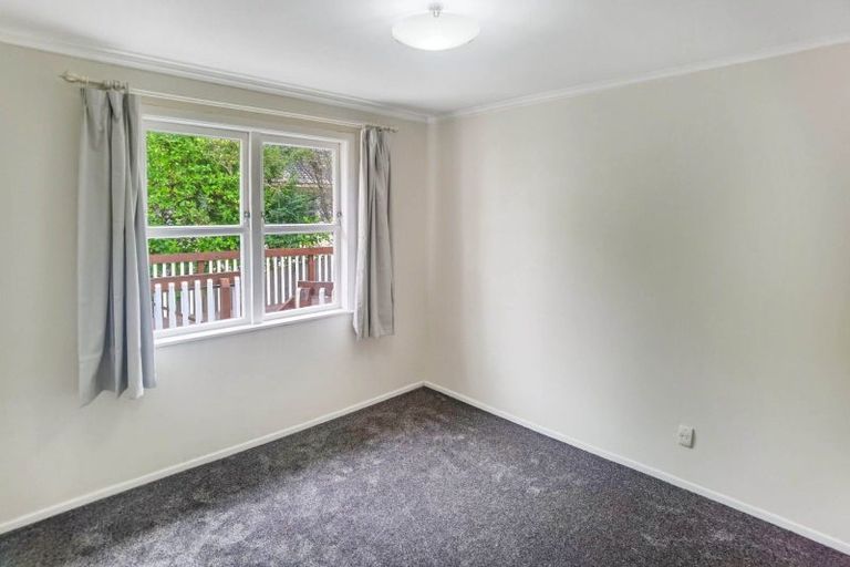 Photo of property in 26 Sovereign Place, Glenfield, Auckland, 0629