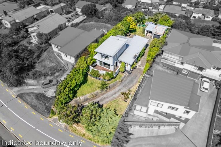 Photo of property in 34 Bassett Road, Johnsonville, Wellington, 6037