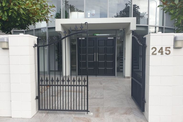 Photo of property in 12/245 Montreal Street, Christchurch Central, Christchurch, 8013