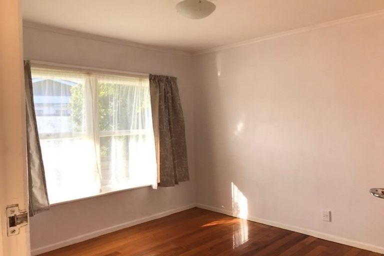 Photo of property in 1/12 Fifeshire Street, Hauraki, Auckland, 0622