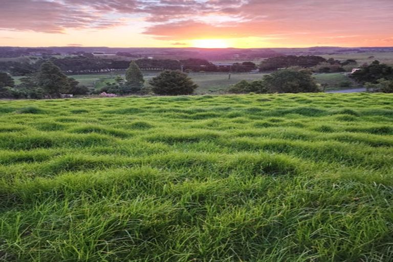 Photo of property in 74 Tarrant Road, Helensville, 0875