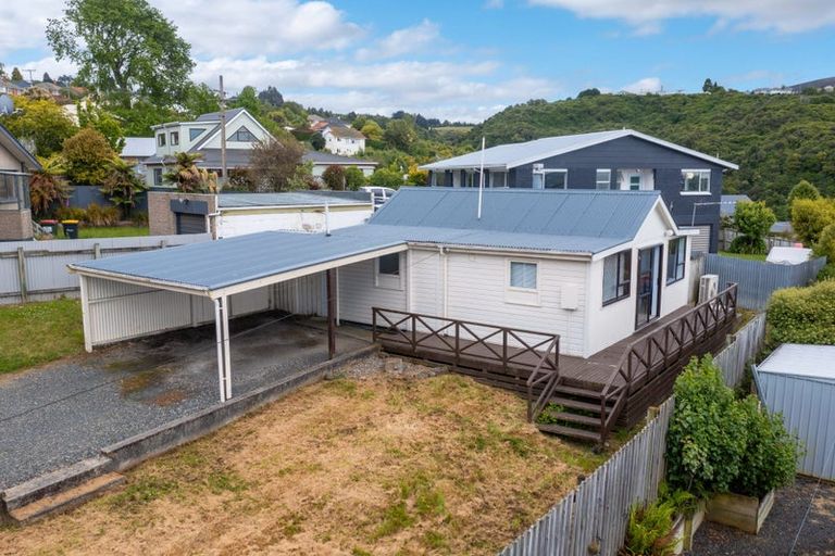 Photo of property in 134 Brockville Road, Brockville, Dunedin, 9011