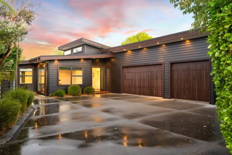 Photo of property in 27a Phoenix Avenue, Hokowhitu, Palmerston North, 4410