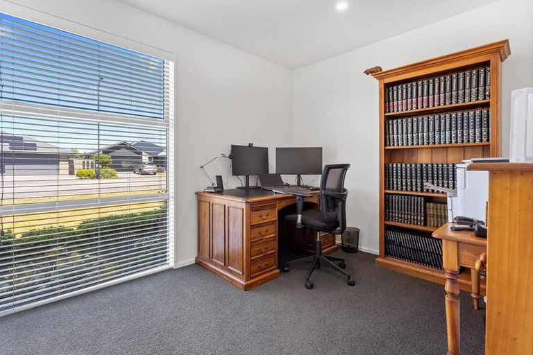 Photo of property in 2 Guyon Street, Marshland, Christchurch, 8083