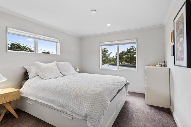 Photo of property in 55 Glanmire Road, Newlands, Wellington, 6037